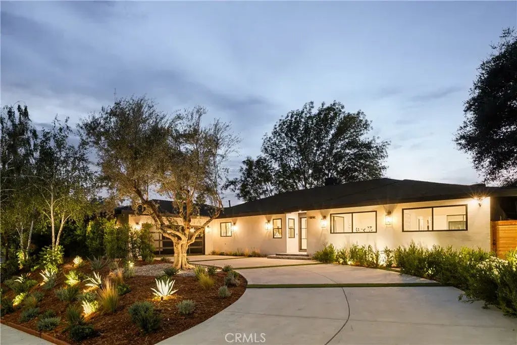 4041 Sapphire Drive, Encino