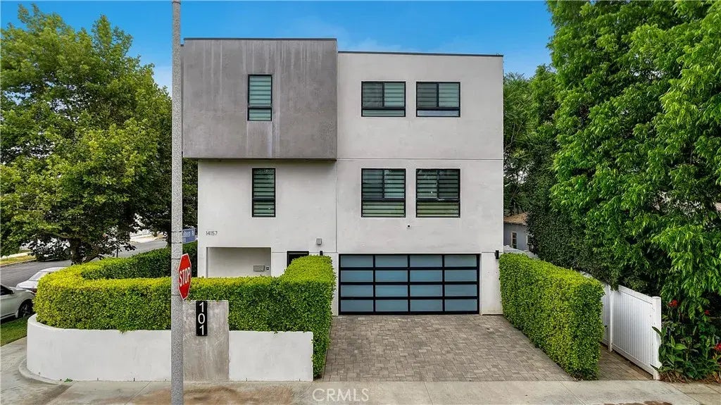 14157 Tiara Street 101, Sherman Oaks