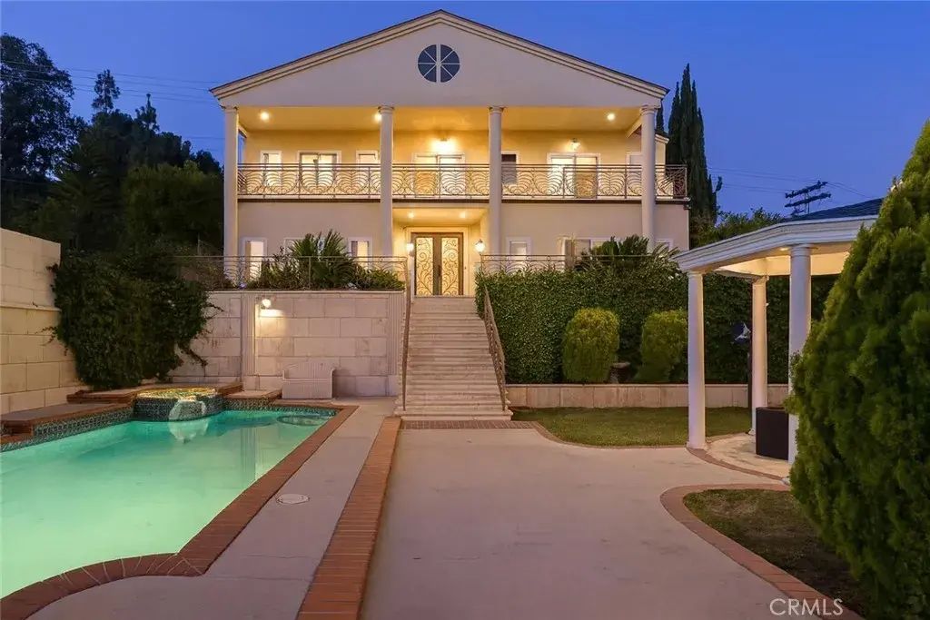 688 Glenmore Boulevard, Glendale