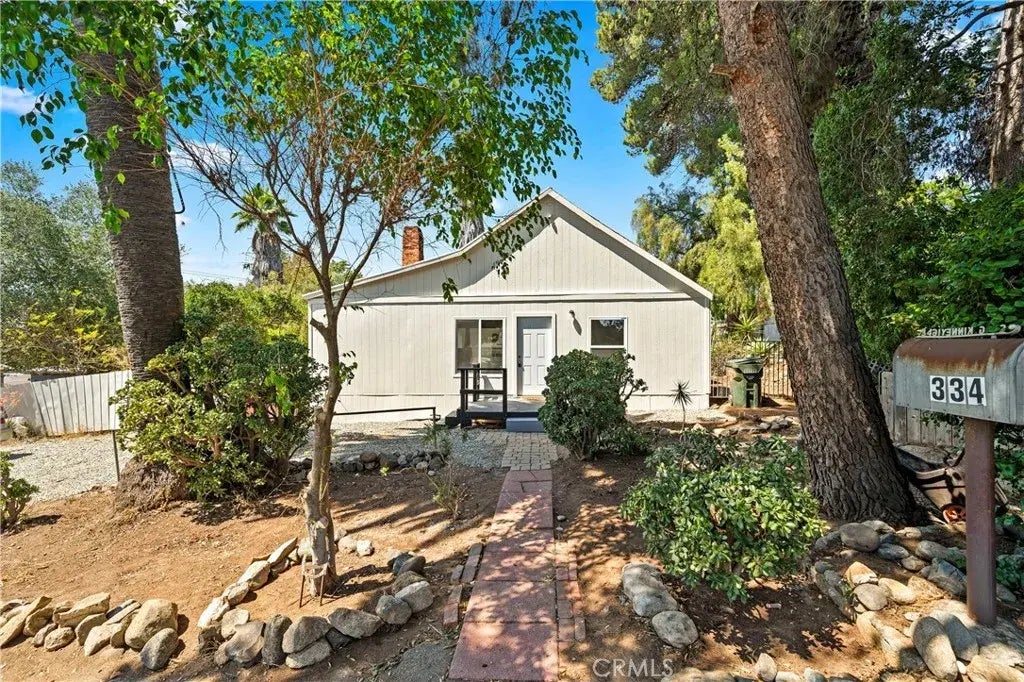 334 E Dougherty Street, Fallbrook