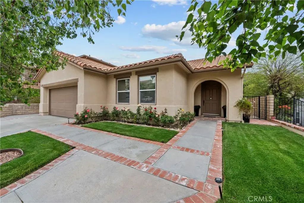 28332 Falcon Crest Drive, Canyon Country