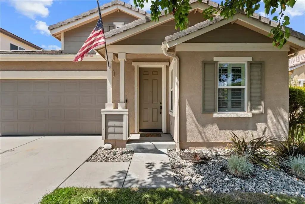 19735 Edmonds Place, Saugus