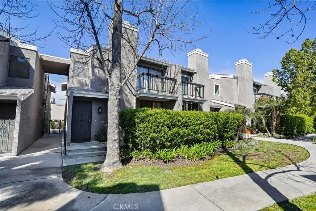 23549 Victory Boulevard 15, West Hills