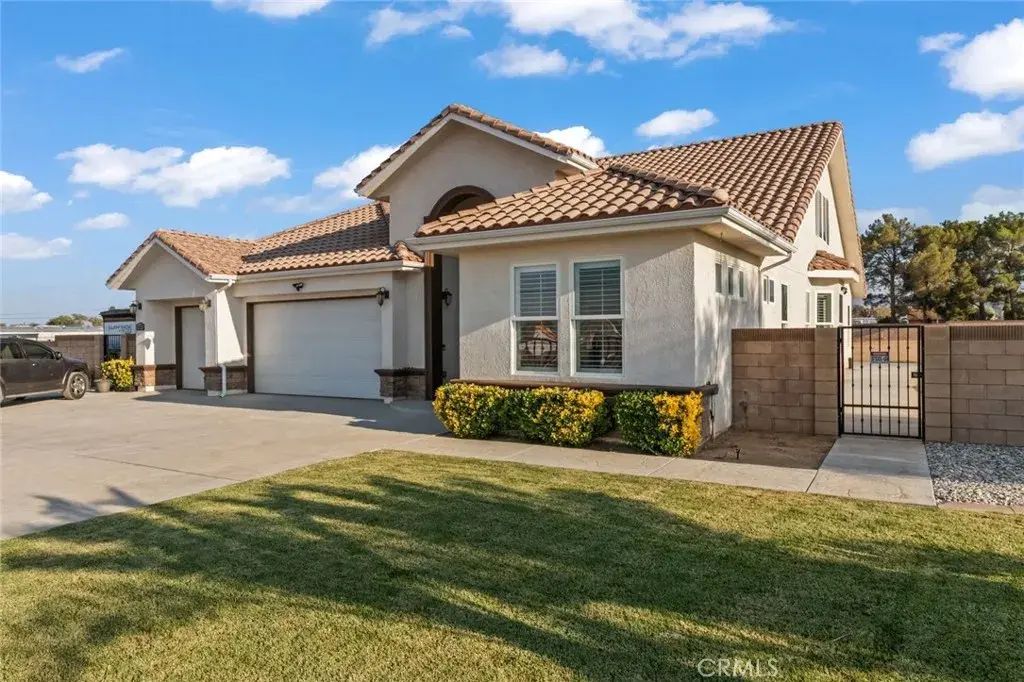 1532 W Avenue North, Palmdale
