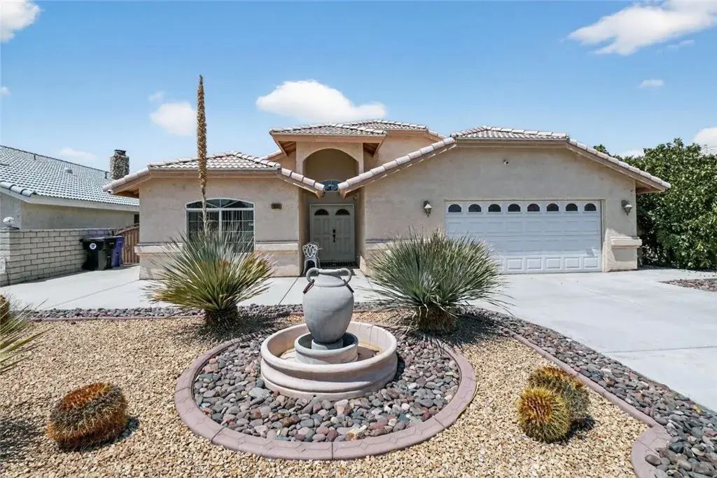 26502 Blue Water Road, Helendale