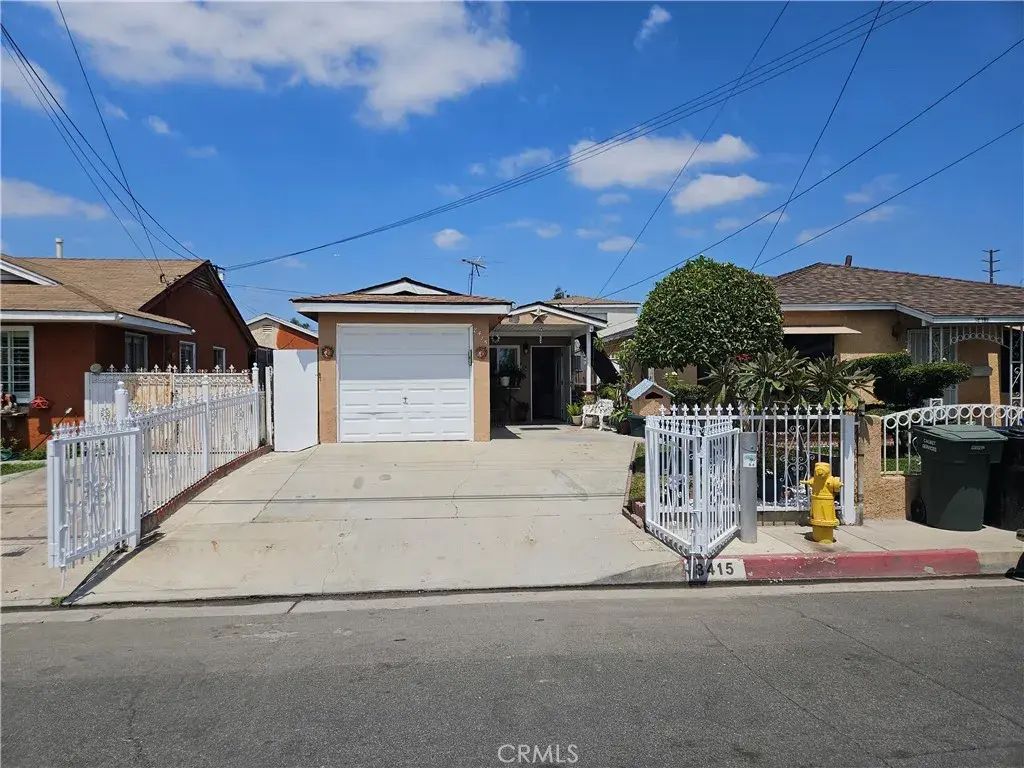 8415 Elburg Street, Paramount