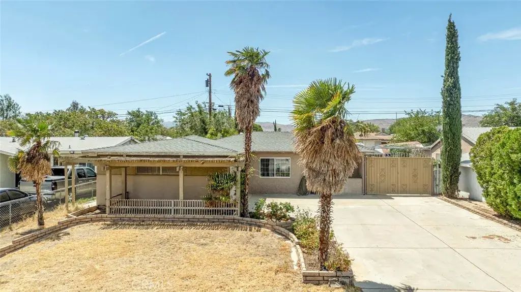 1208 E Avenue R3, Palmdale