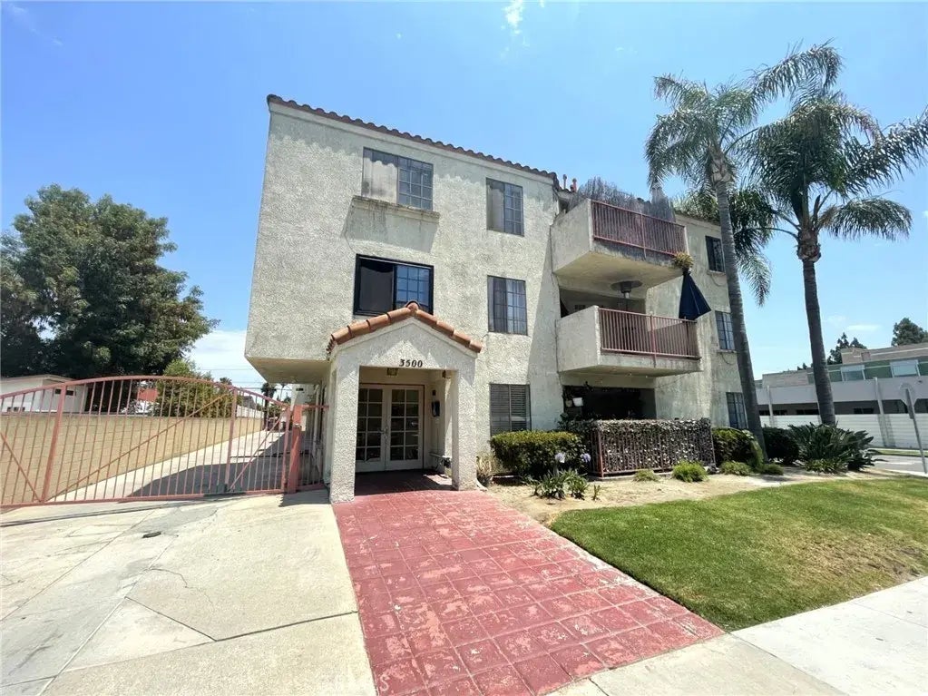 3500 Linden Avenue 302, Long Beach