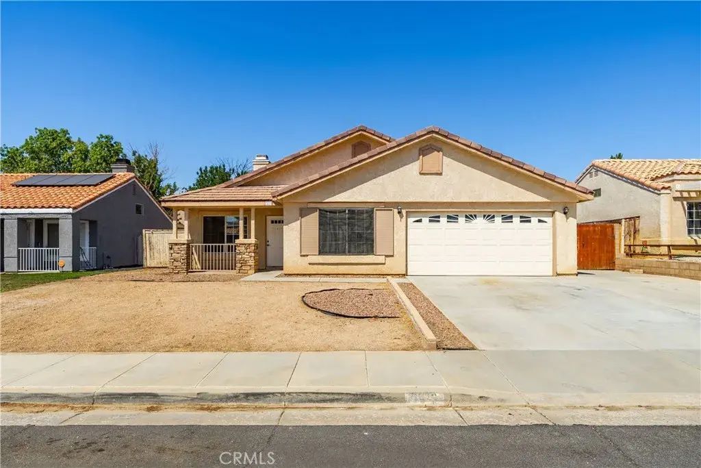 3419 Amber Street, Rosamond