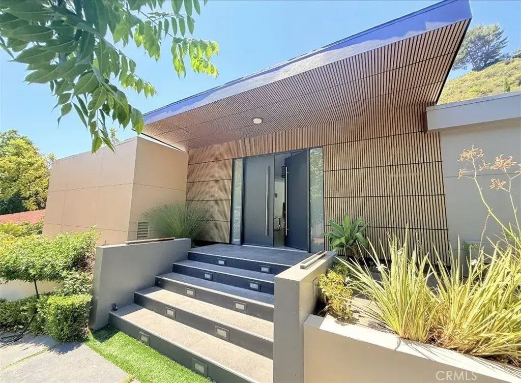 1801 Roscomare Road, Los Angeles