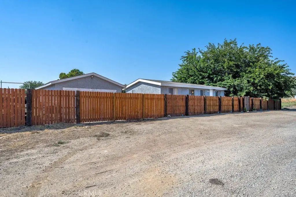 1120 Harold Ash Avenue, Palmdale