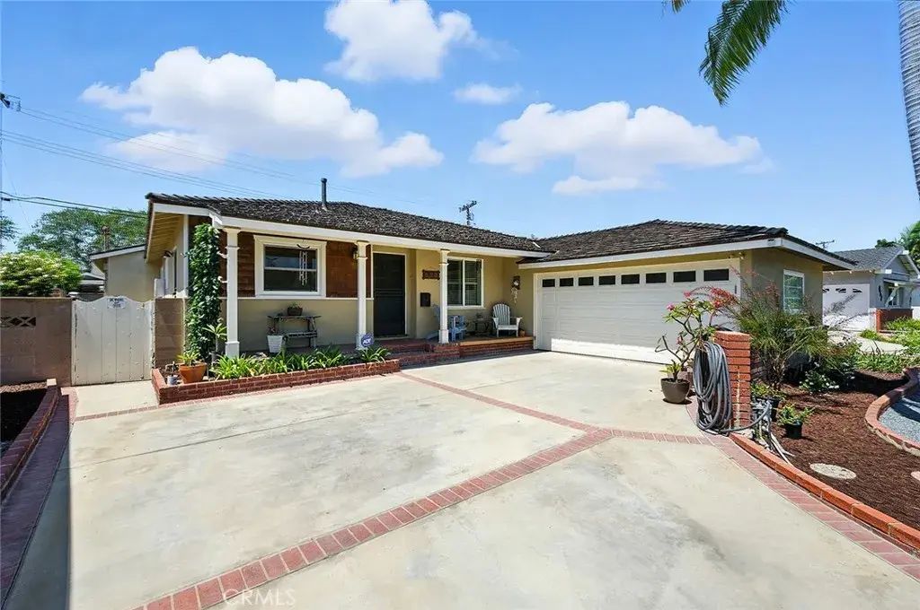 853 Roxanne Avenue, Long Beach