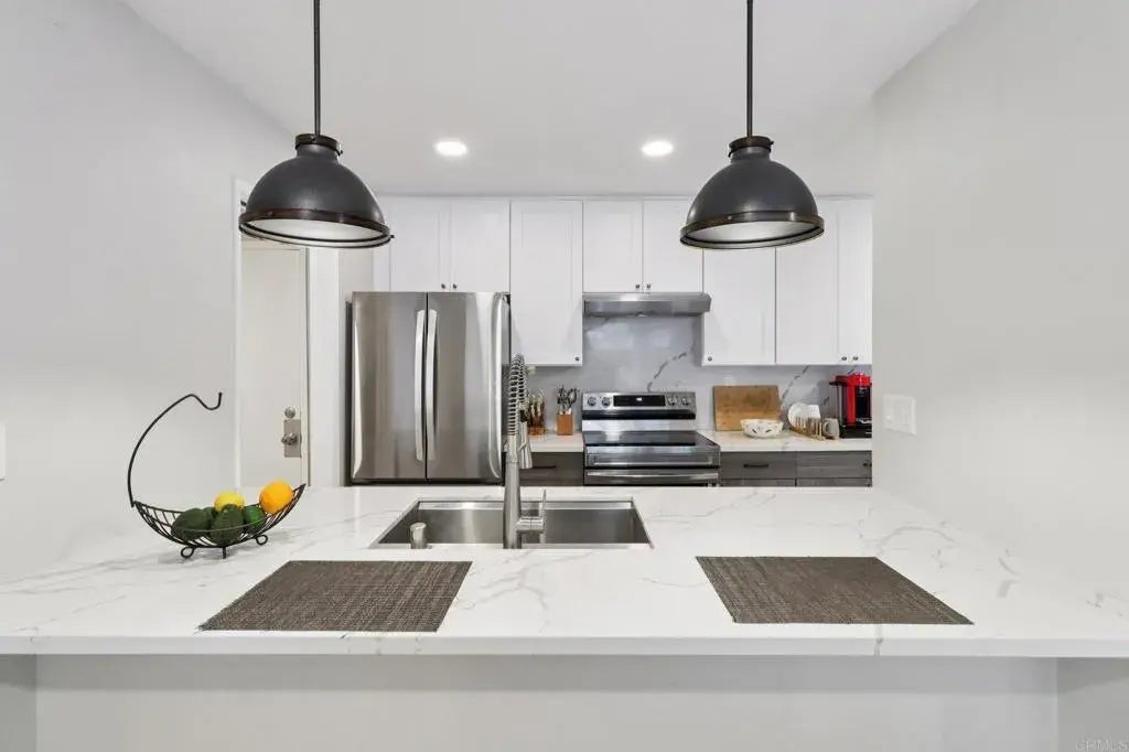 Photo of Listing #PTP2506199