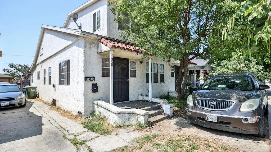 138 W 60th Street, Los Angeles