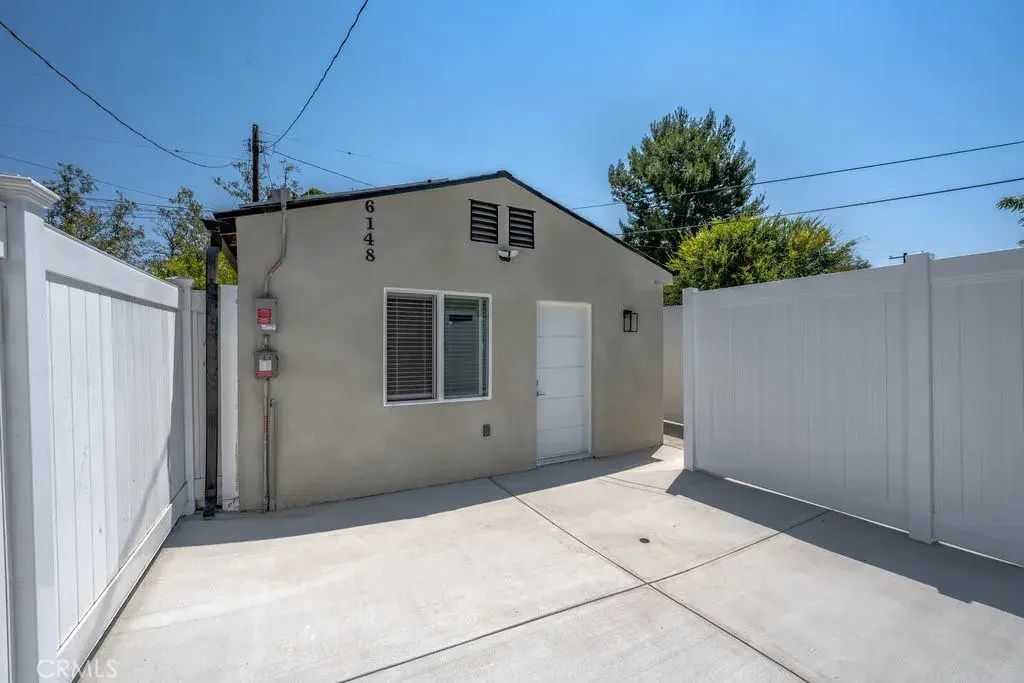 6148 Morella Avenue, North Hollywood
