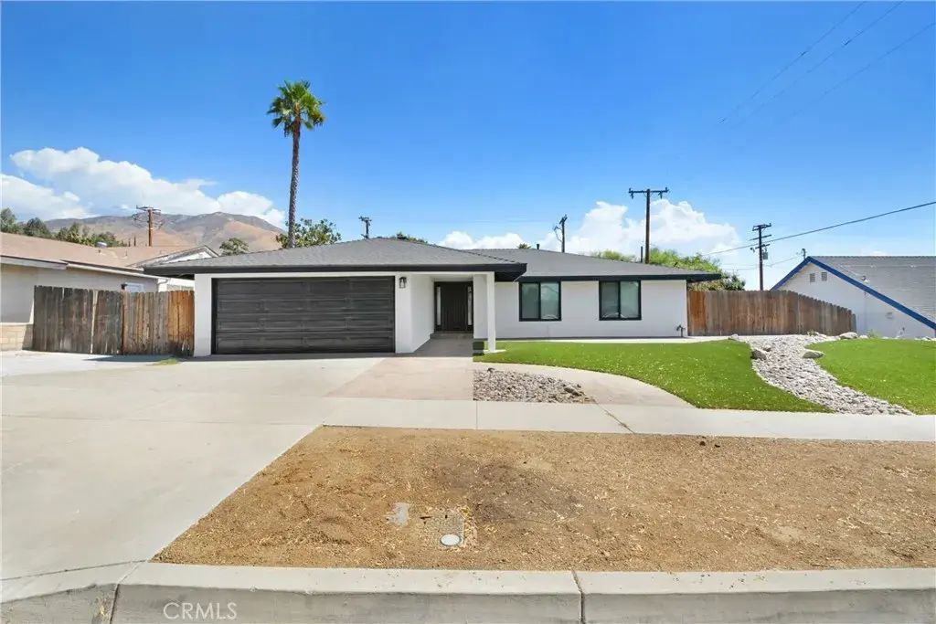 2551 La Praix Street, Highland
