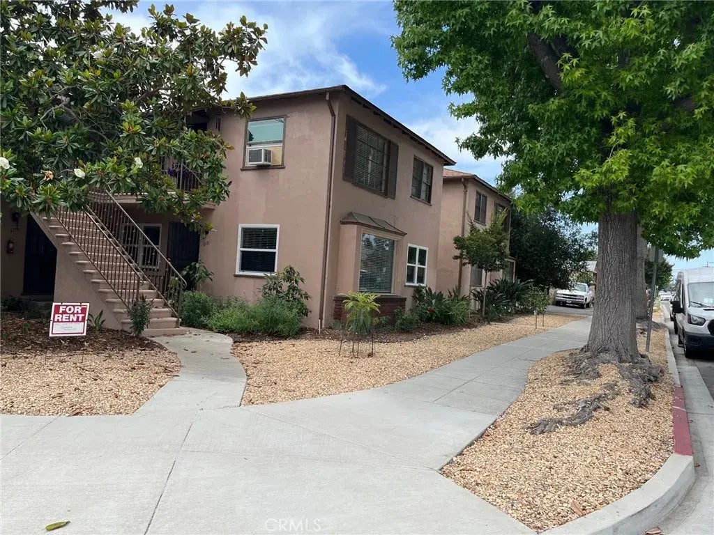 2121 N Parish Place, Burbank