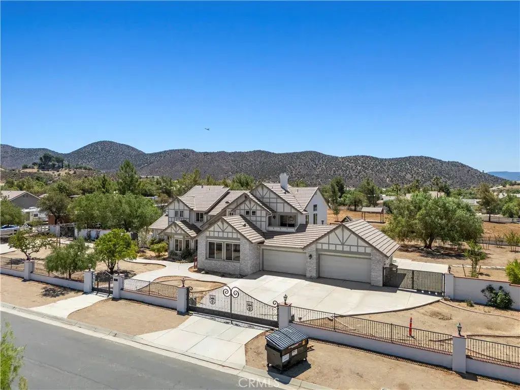 9744 Sweetwater Drive, Agua Dulce