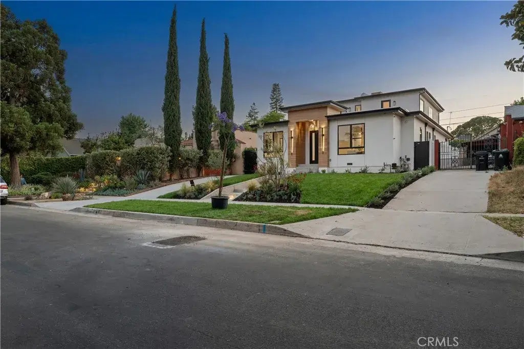 555 N Plymouth Boulevard, Los Angeles