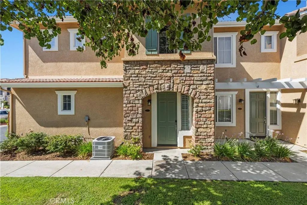 28017 Serra Lane, Valencia