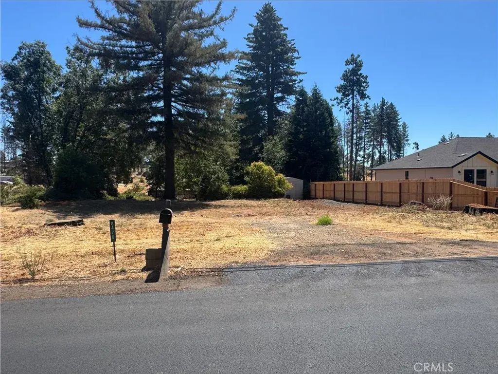 8470 Montna, Paradise