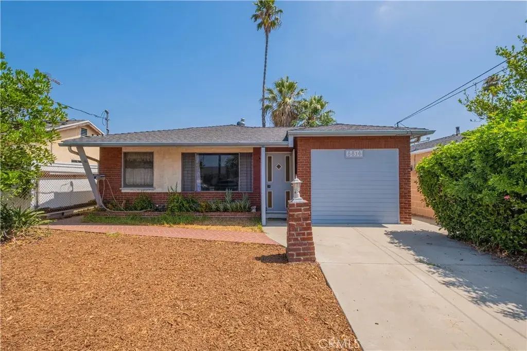 8816 Amboy Avenue, Sun Valley