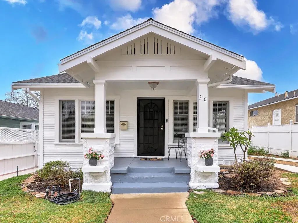 310 Granada Avenue, Long Beach