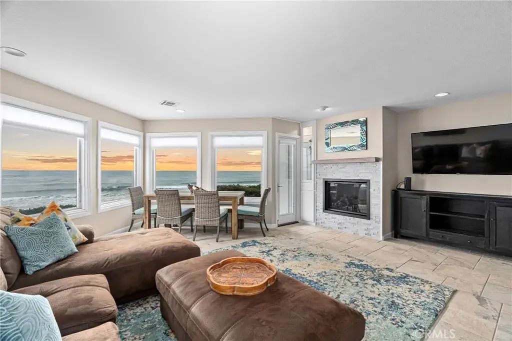 9229 Balboa Avenue 4, San Simeon