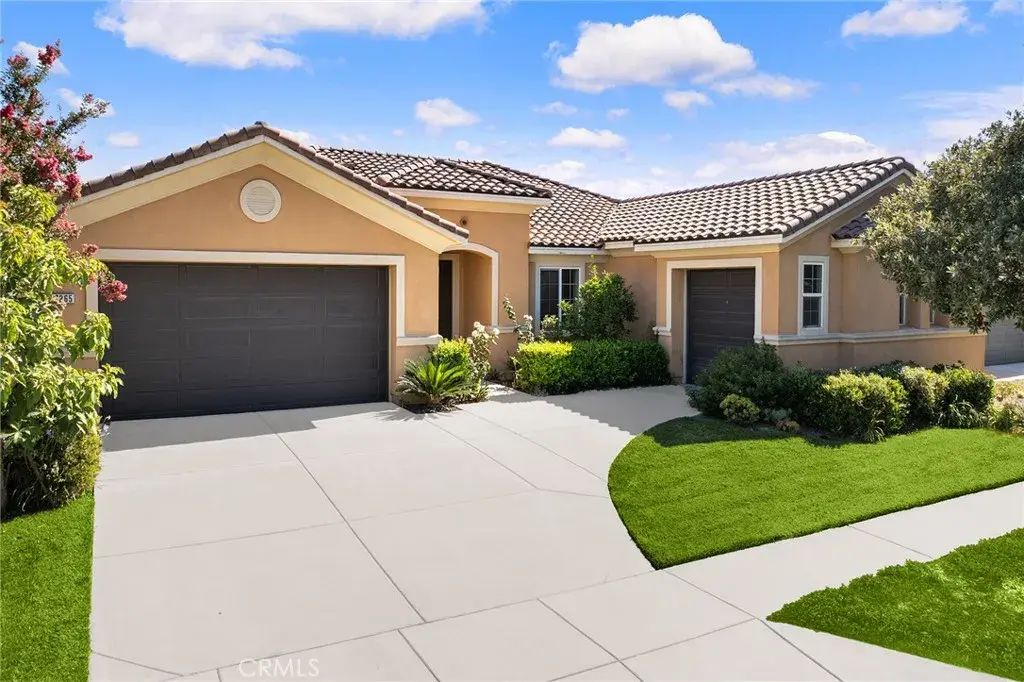 7265 Logsdon Drive, Eastvale