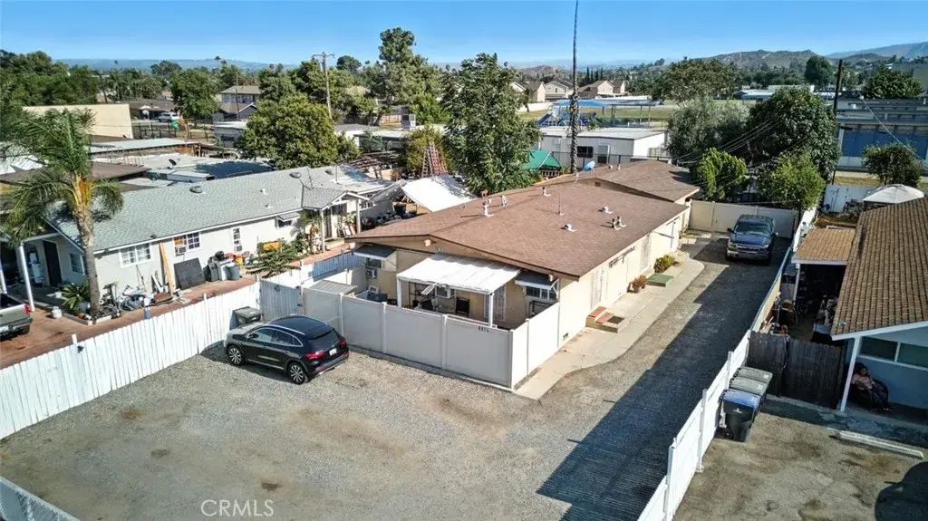 8876 Cypress Avenue, Riverside