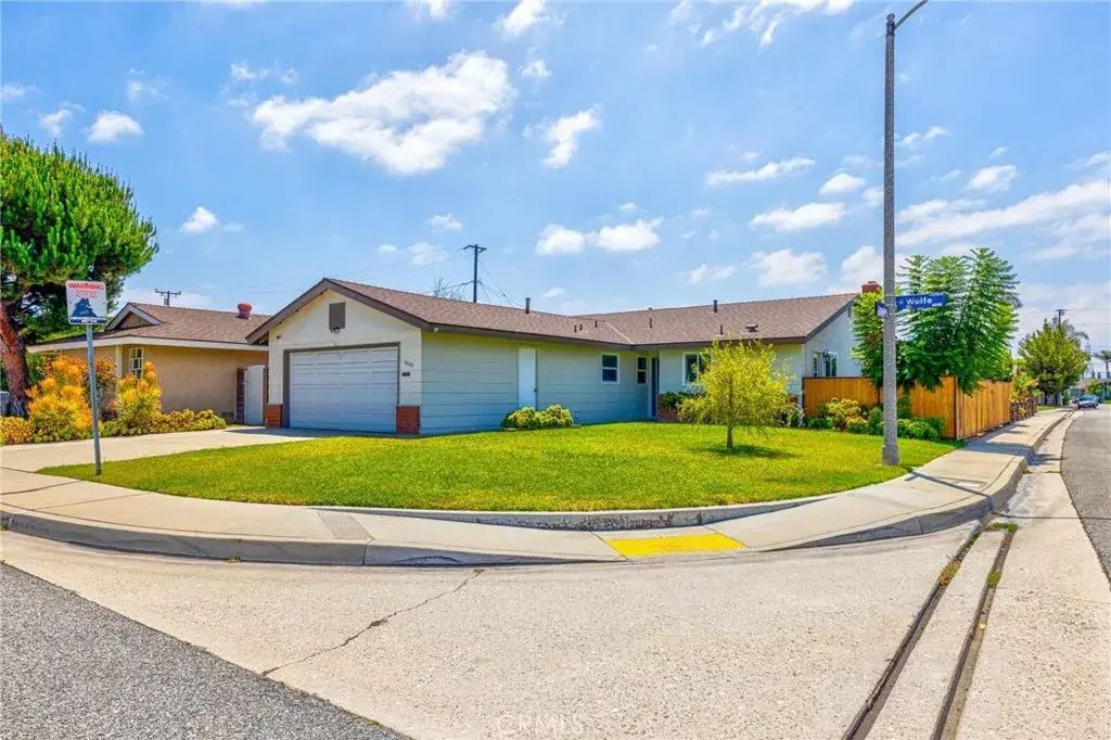 6602 Wolfe Street, Lakewood