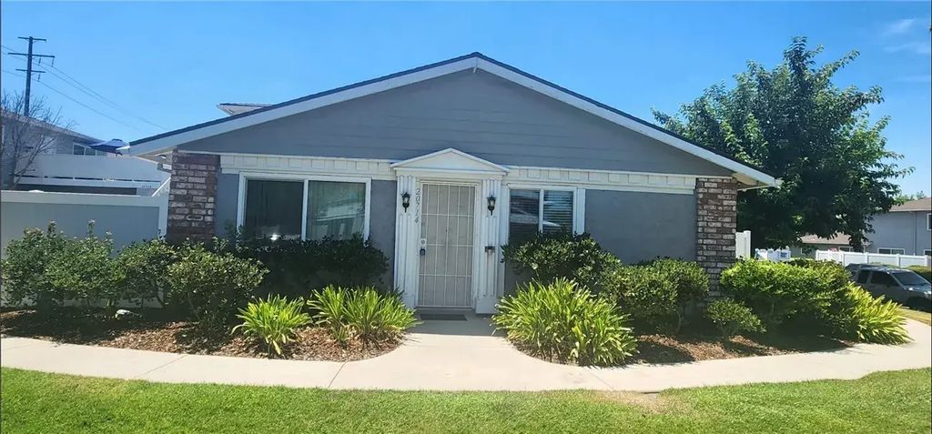 20714 Dot Street, Saugus