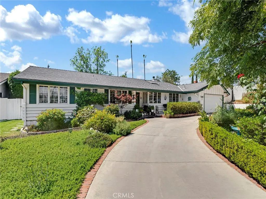 23962 Crosson Drive, Woodland Hills