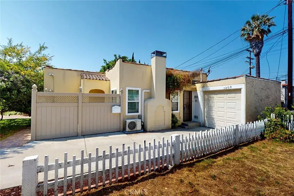 1203 Kenilworth Avenue, Glendale