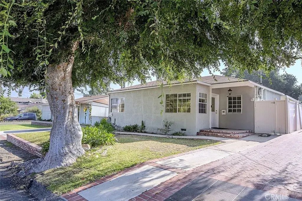 10318 Leolang Avenue, Sunland