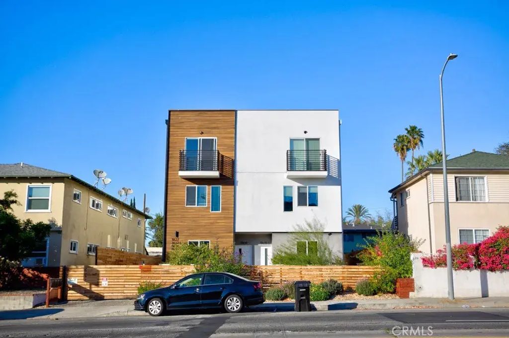 11639 Burbank Boulevard, North Hollywood