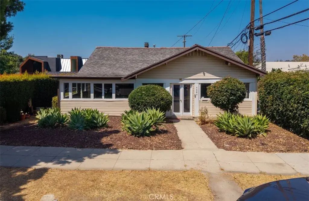 5065 La Roda Avenue, Los Angeles
