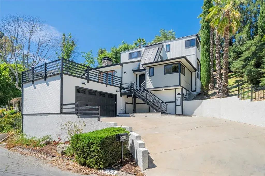 5245 Elvira Road, Woodland Hills