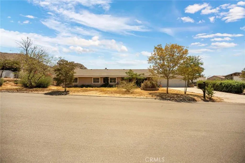 6590 Karen Lane, Jurupa Valley
