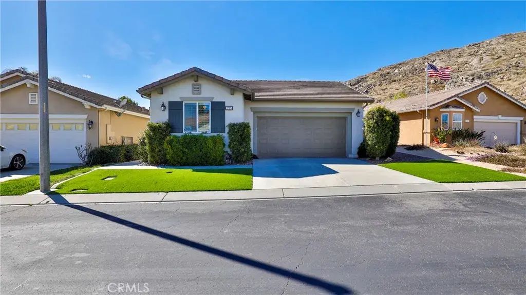 215 Furyk Way, Hemet