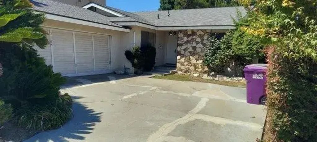 3185 Claremore Avenue, Long Beach