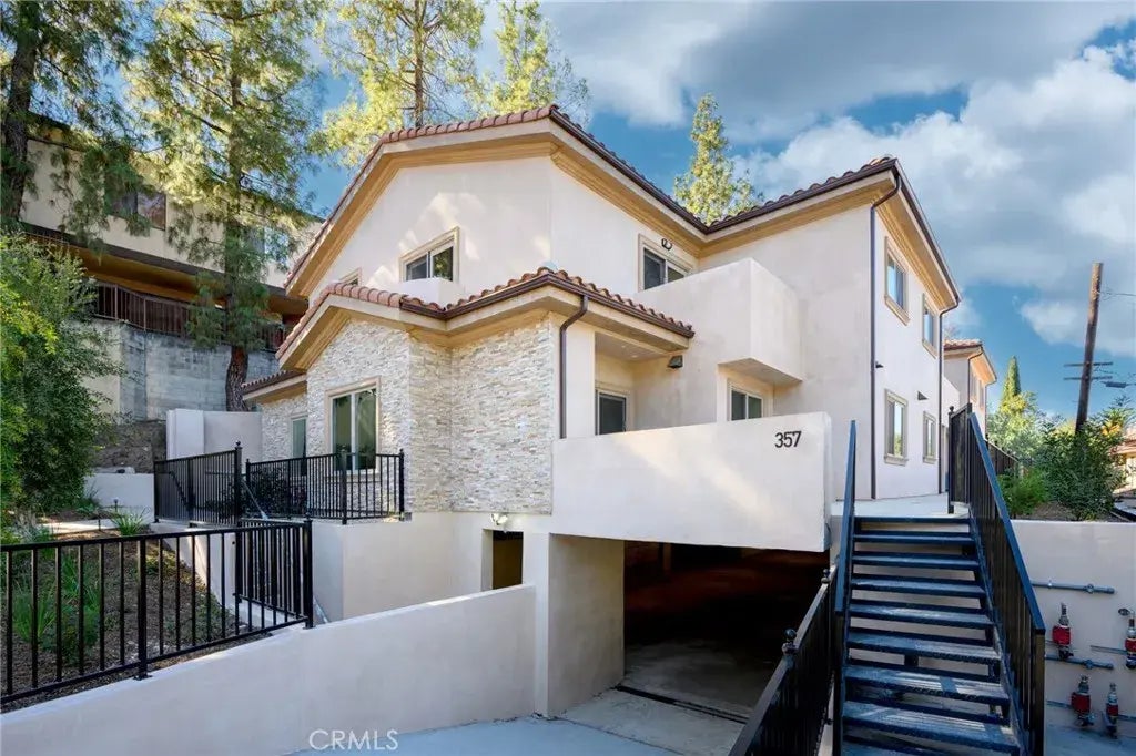 357 Harvey Drive 102, Glendale