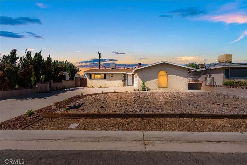 823 W Avenue J14, Lancaster