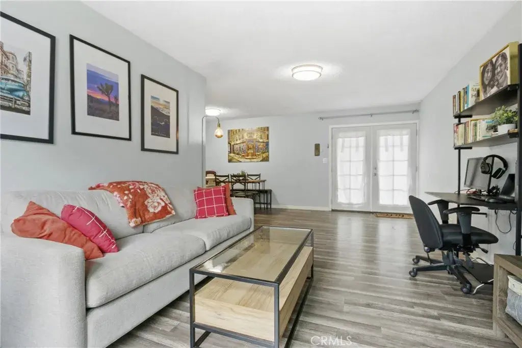 611 S Orange Avenue 10, Santa Ana