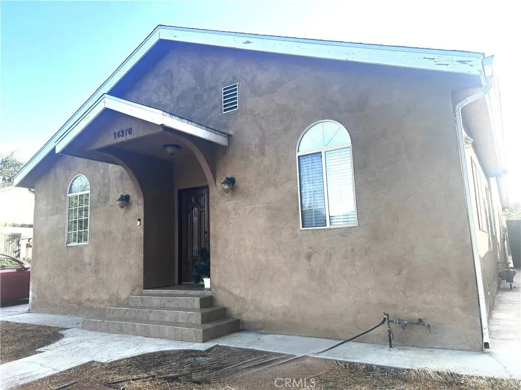 14370 Lanark Street, Panorama City