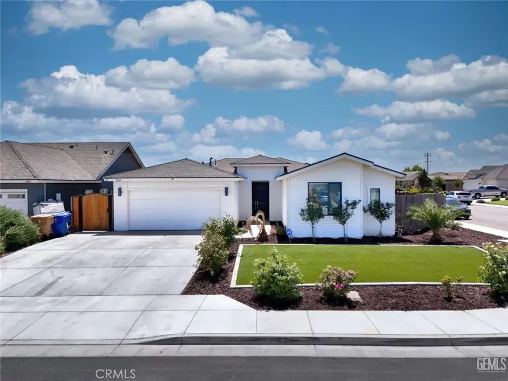 8005 Bandelier Drive, Bakersfield