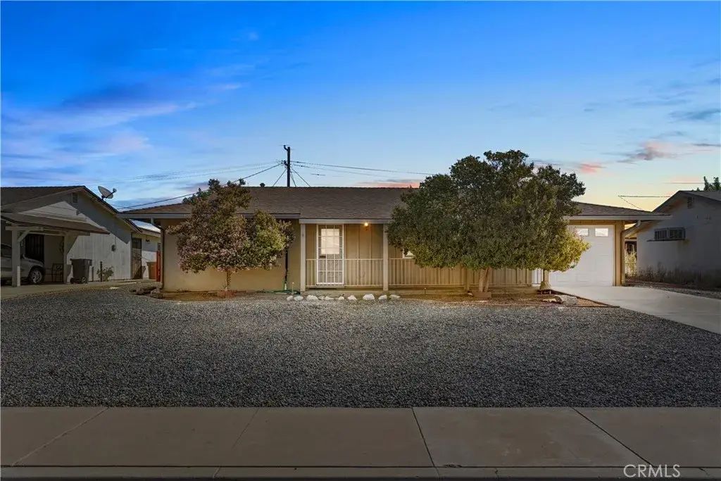 504 Pebble Beach Drive, Bakersfield