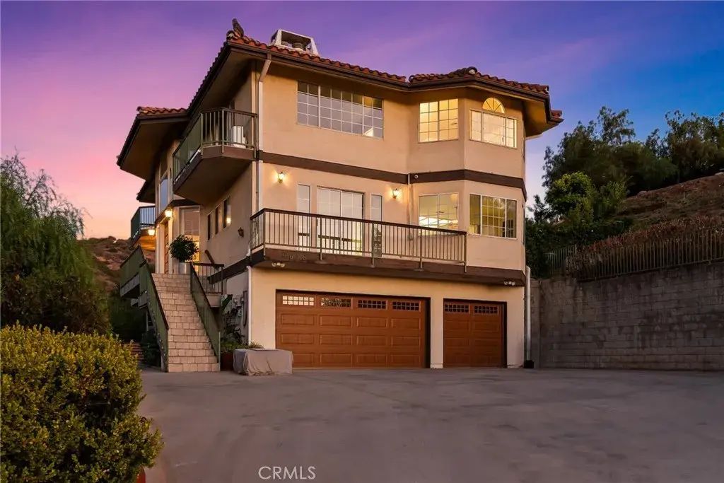 9658 Wheatland Avenue, Sunland