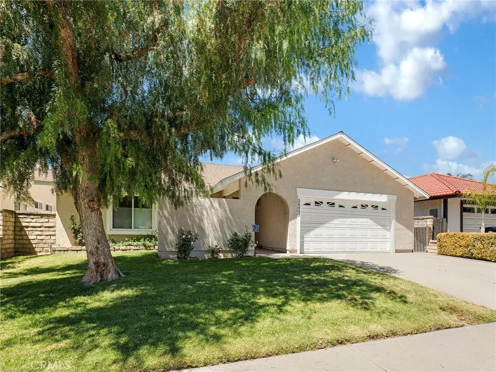 26953 Cuatro Milpas Street, Valencia