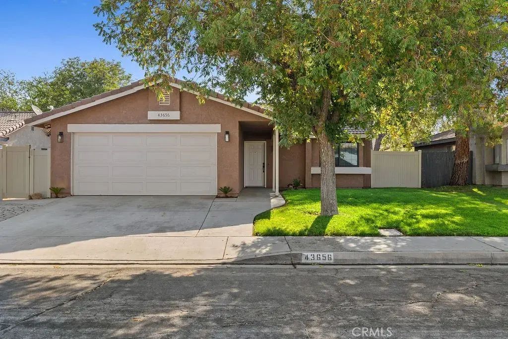 43656 La Paz Lane, Lancaster